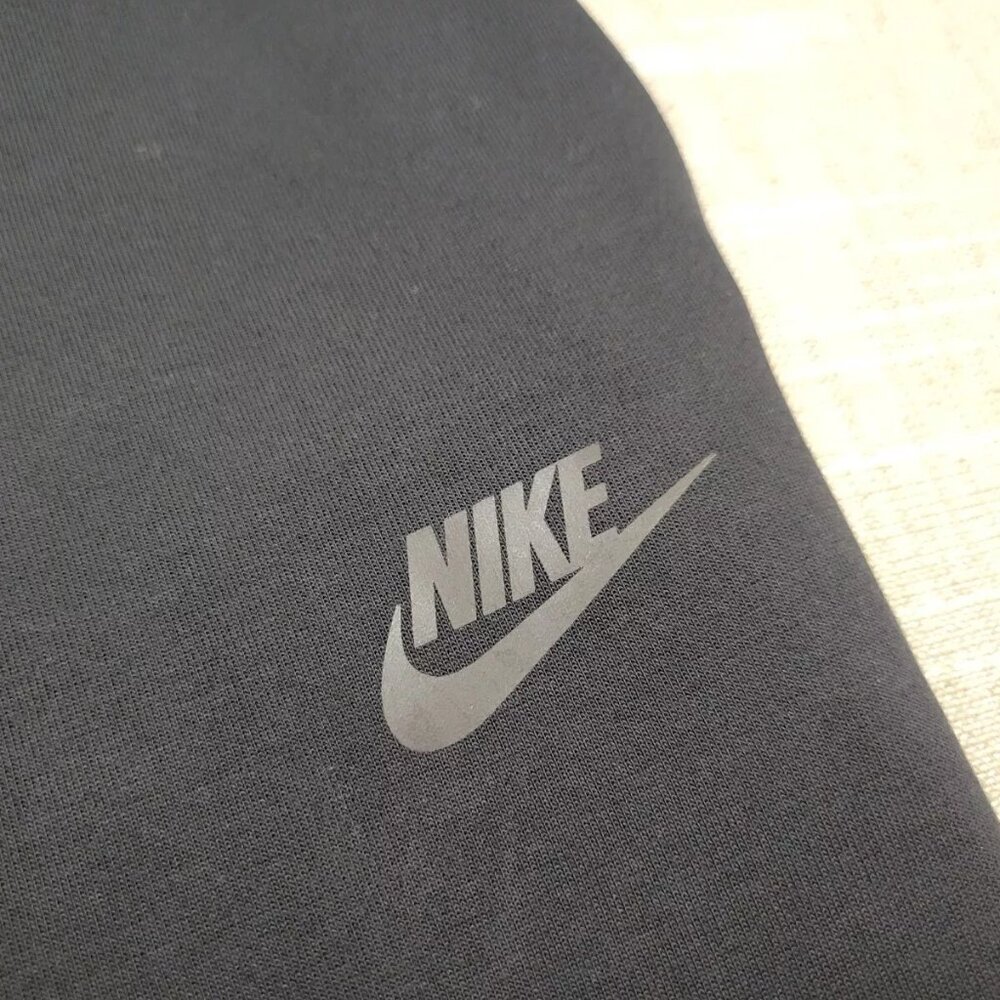 NIKE Tech Fleece Shorts Small Mens Black NSW Above The Knee . Condition … - Picture 7 of 13